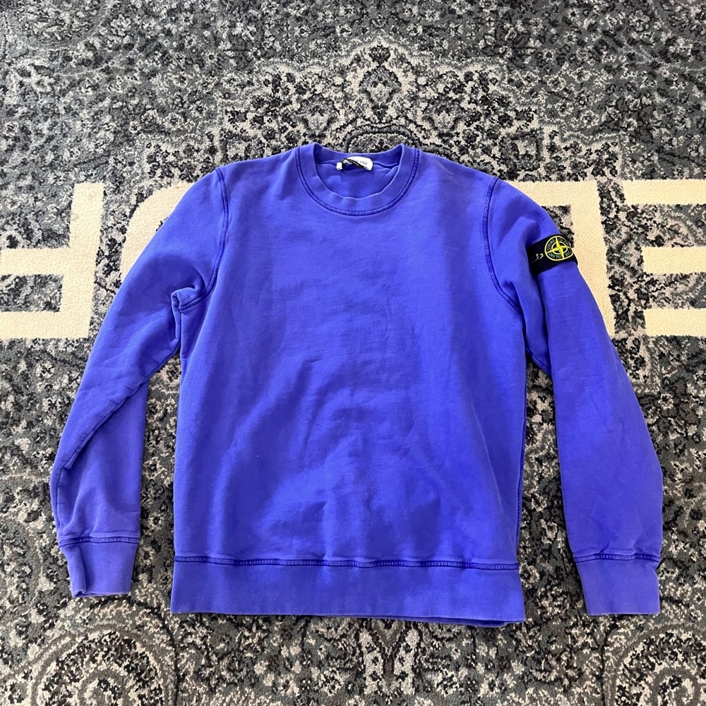 STONE ISLAND CREWNECK SZ L GENTLY USED NEAR PERFECT CONDITION